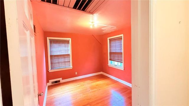 306 Meyer Boulevard E, Kansas City, MO 64113