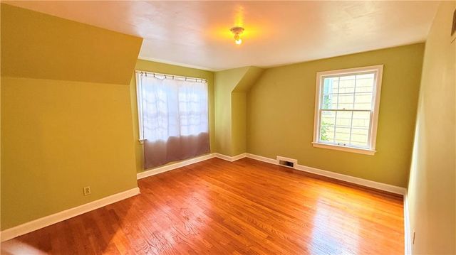 306 Meyer Boulevard E, Kansas City, MO 64113