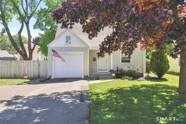 21 Kensington Street, Manchester, CT 06040