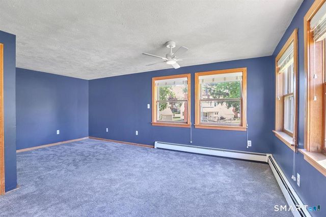 21 Kensington Street, Manchester, CT 06040