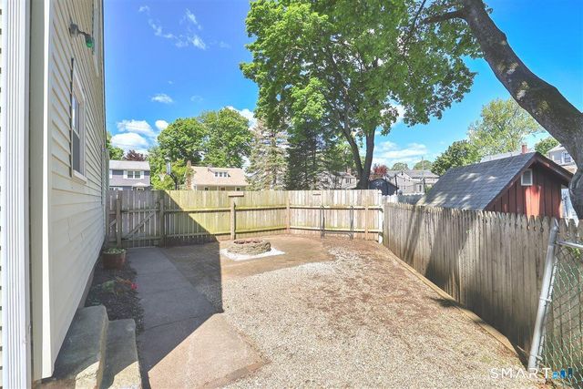 21 Kensington Street, Manchester, CT 06040