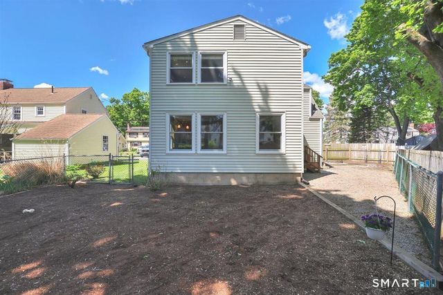 21 Kensington Street, Manchester, CT 06040