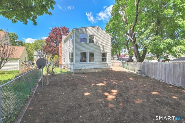 21 Kensington Street, Manchester, CT 06040