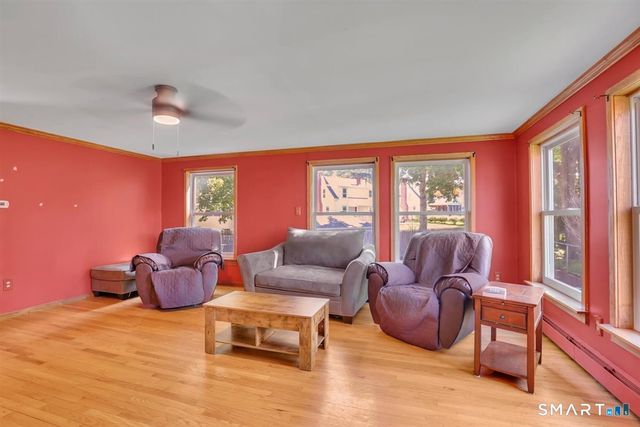 21 Kensington Street, Manchester, CT 06040