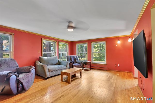 21 Kensington Street, Manchester, CT 06040