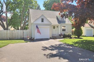 21 Kensington Street, Manchester, CT 06040