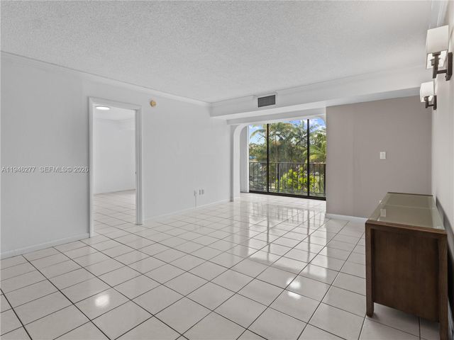77 Crandon Blvd 3C, Key Biscayne, FL 33149