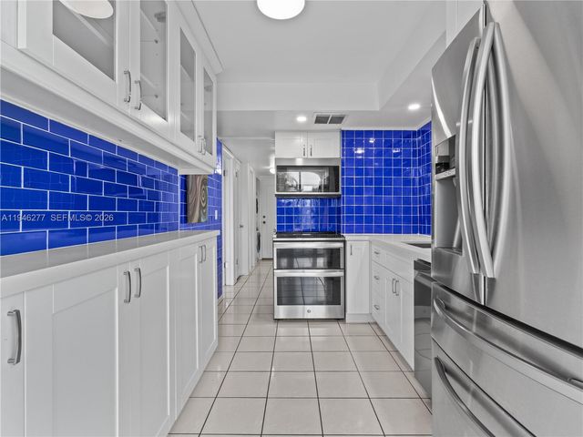 77 Crandon Blvd 3C, Key Biscayne, FL 33149