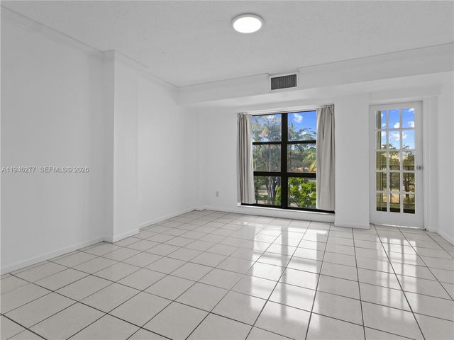 77 Crandon Blvd 3C, Key Biscayne, FL 33149