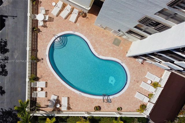 77 Crandon Blvd 3C, Key Biscayne, FL 33149