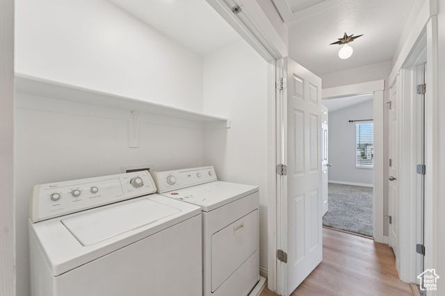 1074 ALLINGTON DR, North Salt Lake, UT 84054