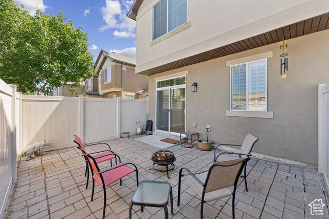 1074 ALLINGTON DR, North Salt Lake, UT 84054