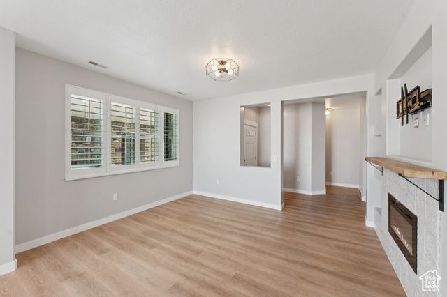 1074 ALLINGTON DR, North Salt Lake, UT 84054