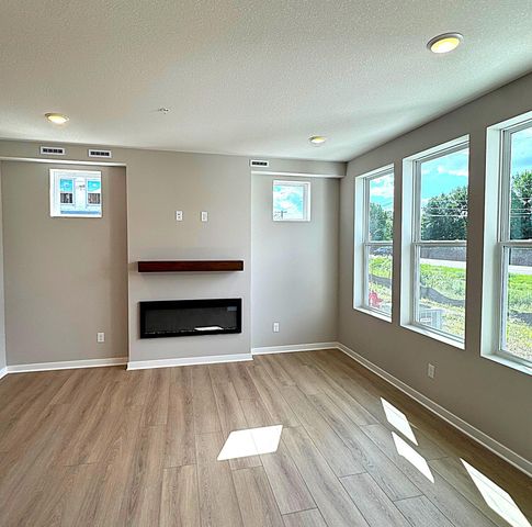 9268 Larimar Trail, Eden Prairie, MN 55347