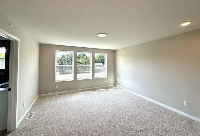 9268 Larimar Trail, Eden Prairie, MN 55347