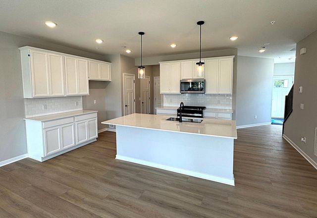 9268 Larimar Trail, Eden Prairie, MN 55347