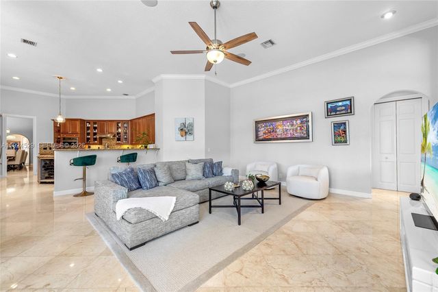 1470 Victoria Isle Dr, Weston, FL 33327