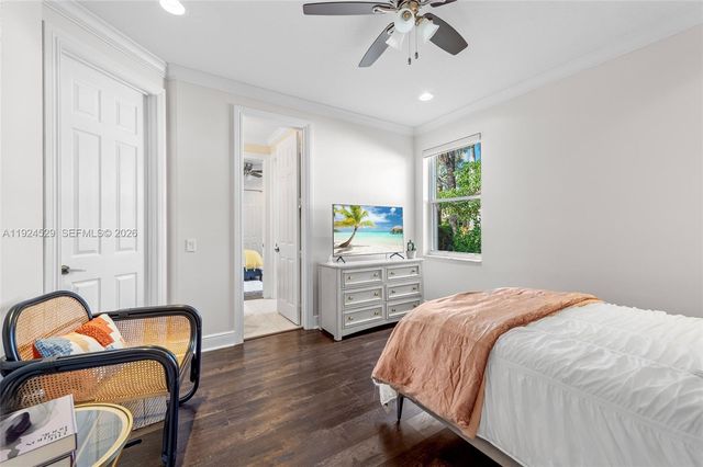 1470 Victoria Isle Dr, Weston, FL 33327