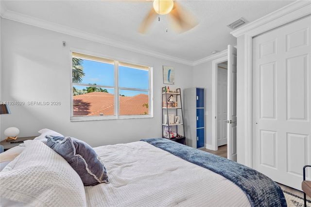 1470 Victoria Isle Dr, Weston, FL 33327