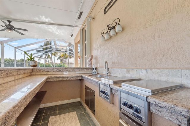 1470 Victoria Isle Dr, Weston, FL 33327