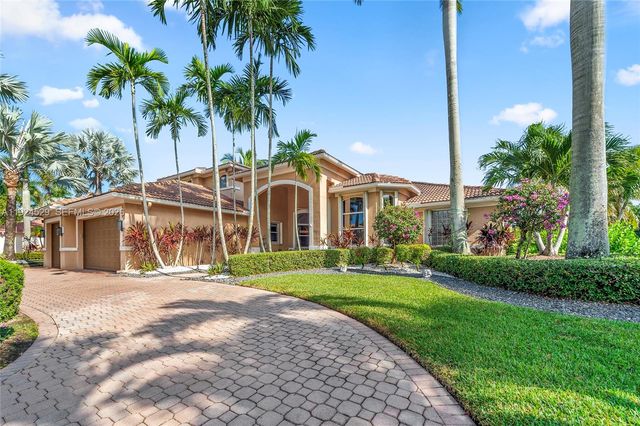 1470 Victoria Isle Dr, Weston, FL 33327