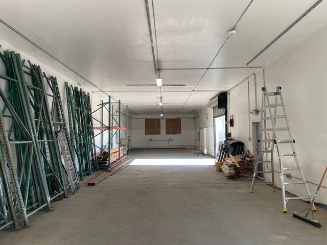 5115 E 8th St, Oakland, CA 94601