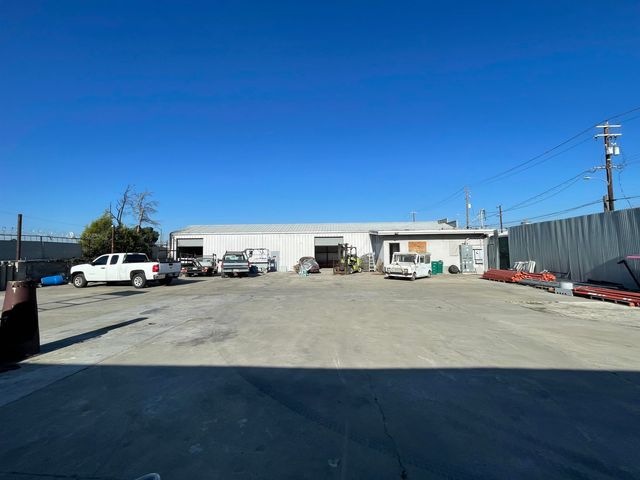 5115 E 8th St, Oakland, CA 94601