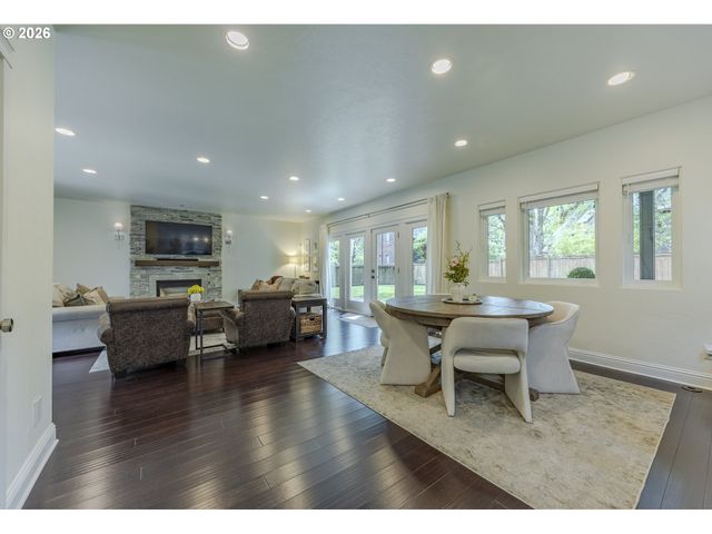 1359 HAMMOCK St, Eugene, OR 97401