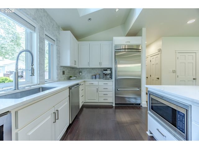 1359 HAMMOCK St, Eugene, OR 97401