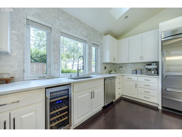 1359 HAMMOCK St, Eugene, OR 97401