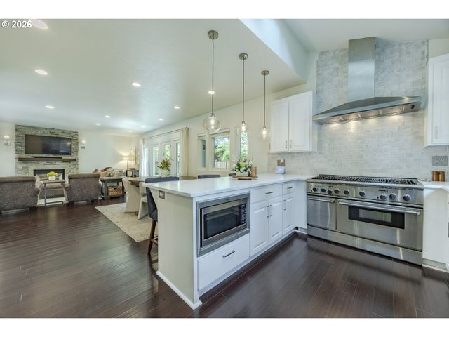 1359 HAMMOCK St, Eugene, OR 97401