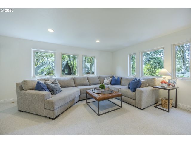 1359 HAMMOCK St, Eugene, OR 97401
