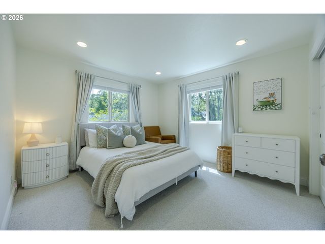 1359 HAMMOCK St, Eugene, OR 97401
