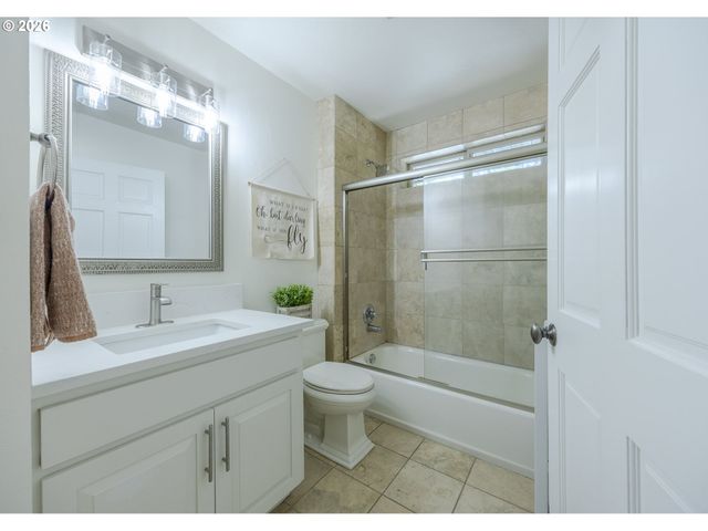 1359 HAMMOCK St, Eugene, OR 97401