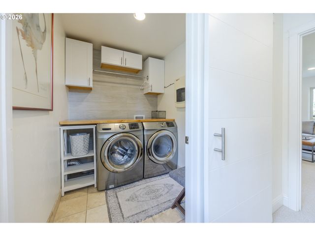 1359 HAMMOCK St, Eugene, OR 97401