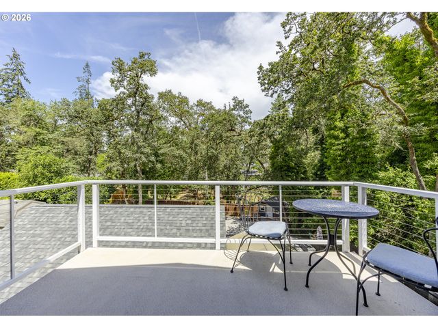 1359 HAMMOCK St, Eugene, OR 97401