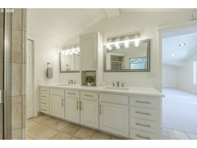 1359 HAMMOCK St, Eugene, OR 97401