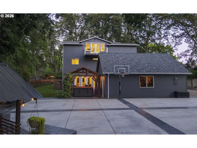 1359 HAMMOCK St, Eugene, OR 97401