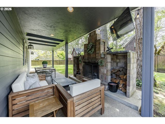 1359 HAMMOCK St, Eugene, OR 97401
