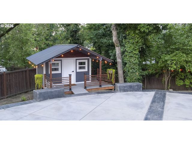 1359 HAMMOCK St, Eugene, OR 97401