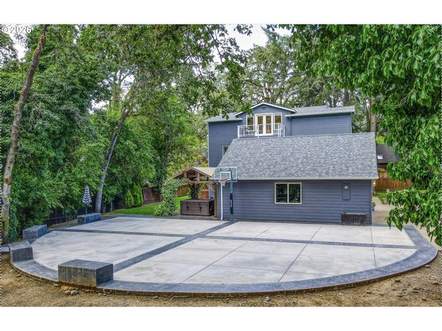 1359 HAMMOCK St, Eugene, OR 97401