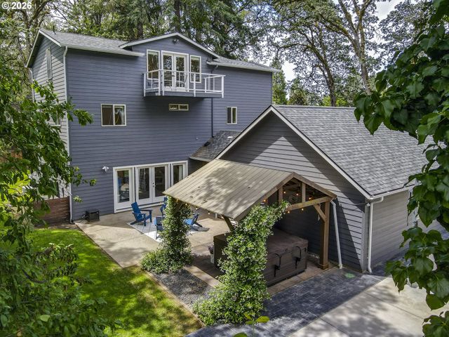 1359 HAMMOCK St, Eugene, OR 97401