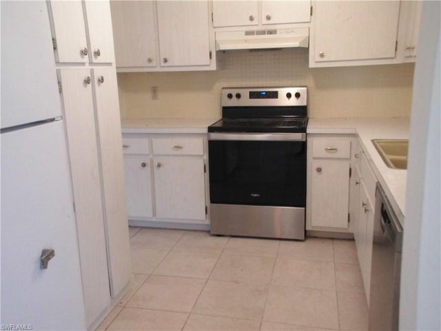 242 S Lake DR, Lehigh Acres, FL 33936