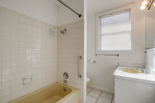 3200 Sandage Avenue, Fort Worth, TX 76109