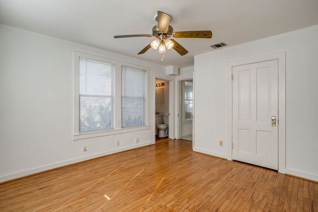 3200 Sandage Avenue, Fort Worth, TX 76109