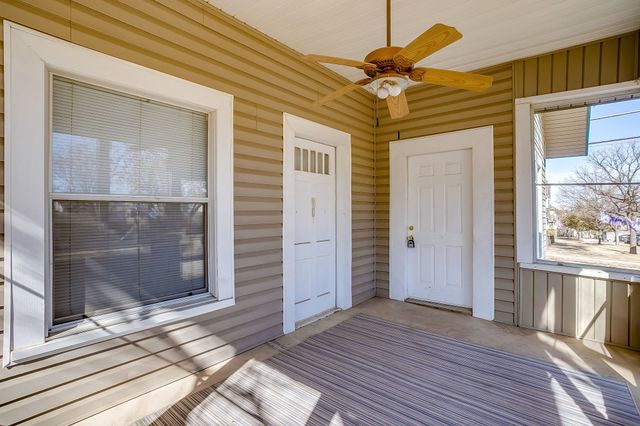 3200 Sandage Avenue, Fort Worth, TX 76109