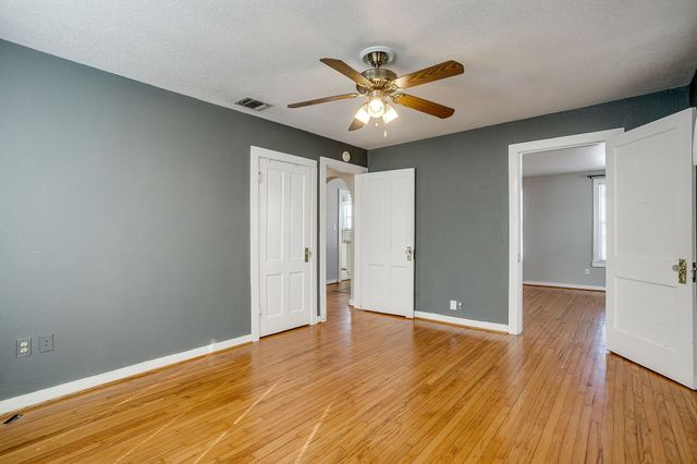 3200 Sandage Avenue, Fort Worth, TX 76109