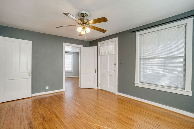 3200 Sandage Avenue, Fort Worth, TX 76109