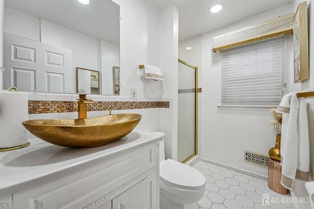 42 Colburn Road, East Brunswick, NJ 08816