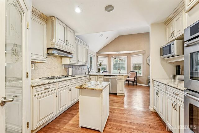 42 Colburn Road, East Brunswick, NJ 08816